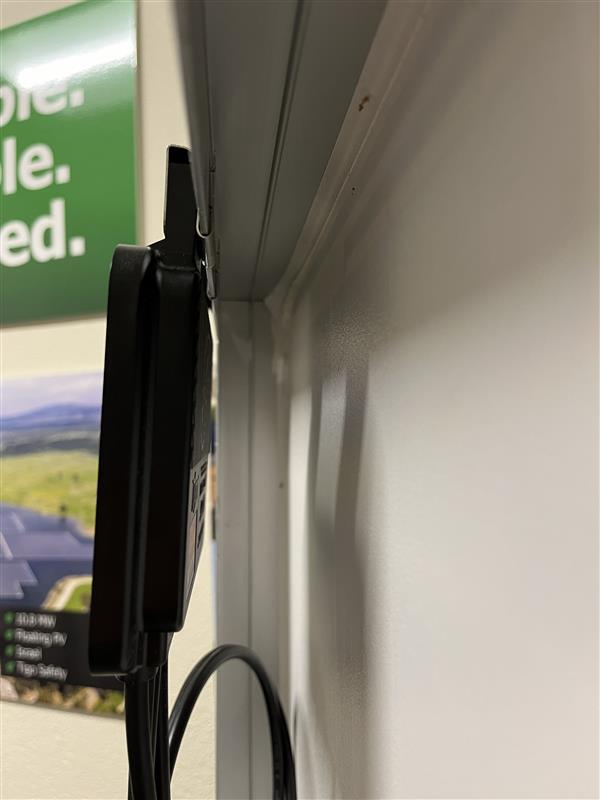 TS4 mountsticker in.jpg