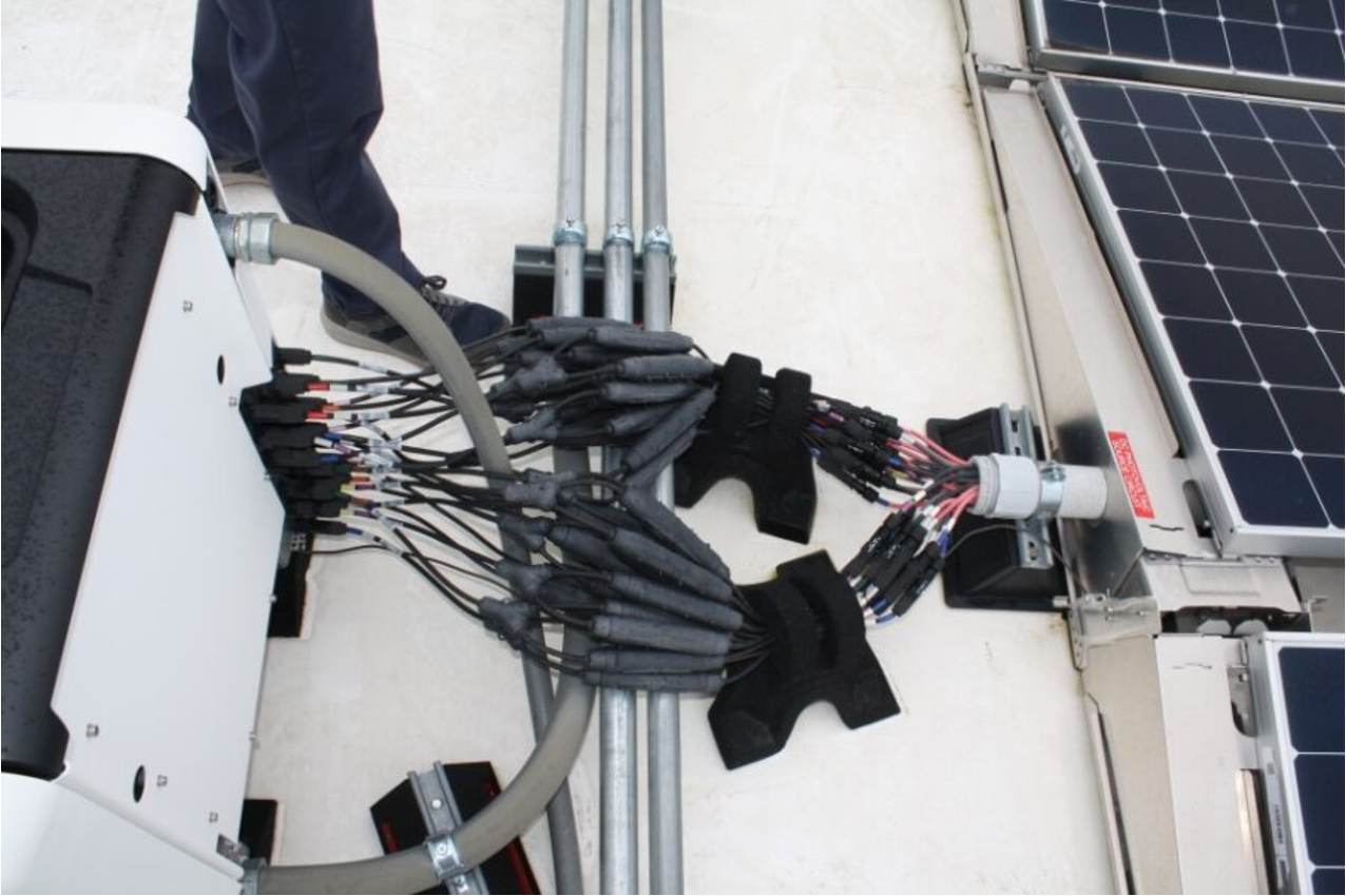 AC too close to DC crosstalk at inverter.png